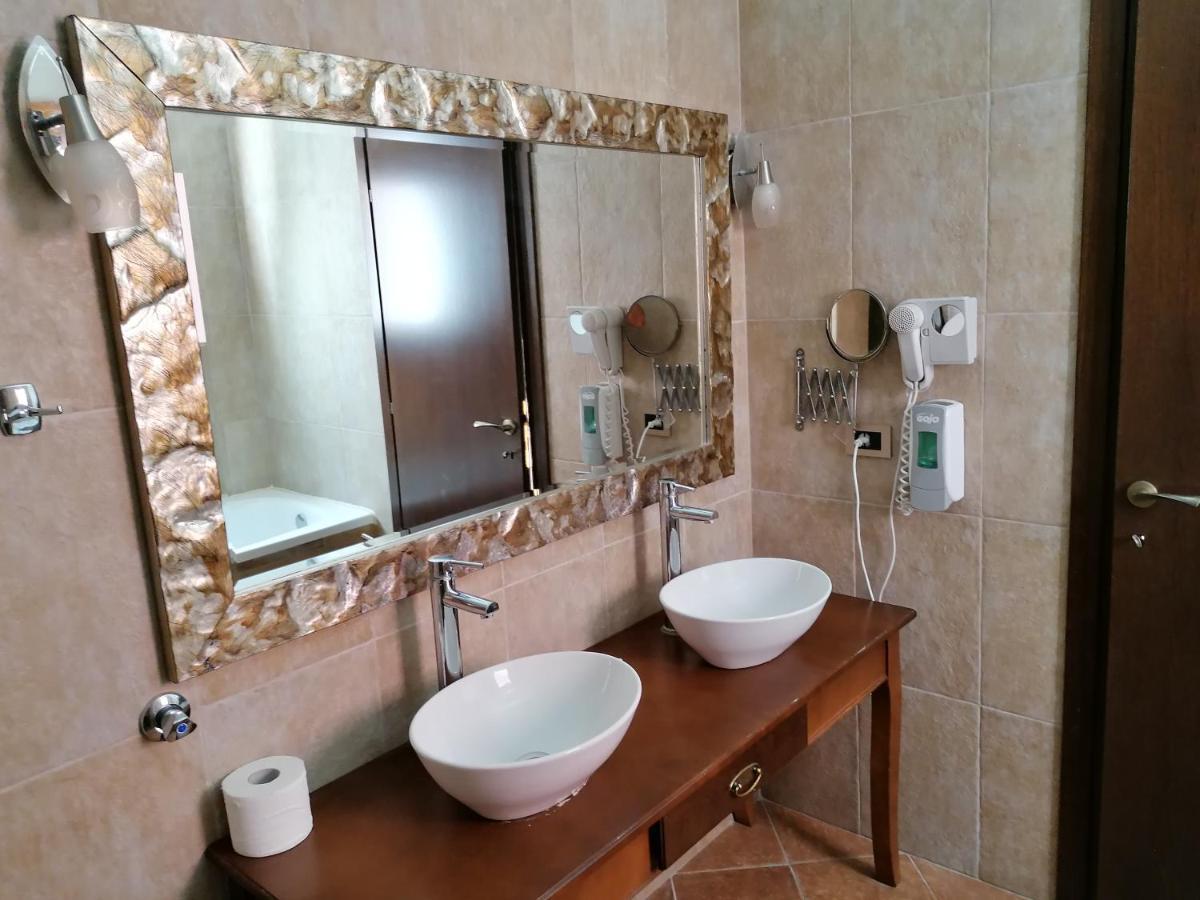 Magda'S Hotel Apartments Parga Exterior photo
