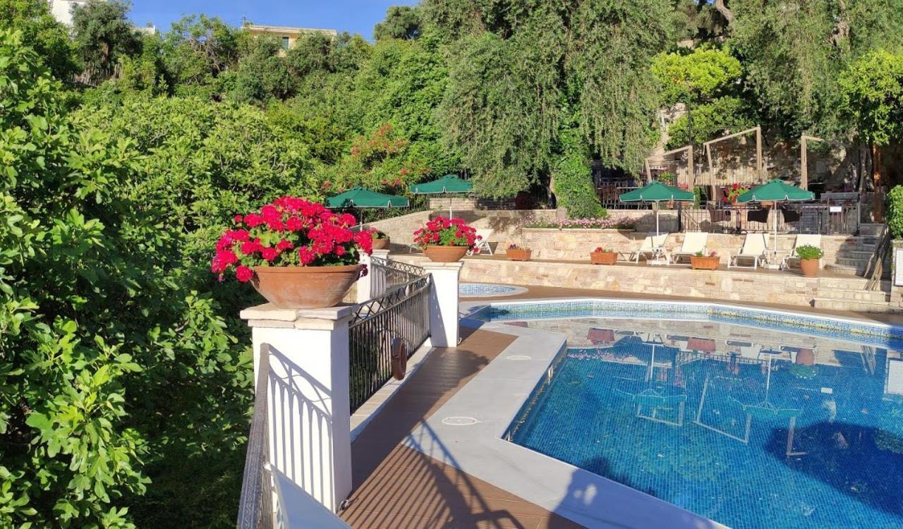 Magda'S Hotel Apartments Parga Exterior photo