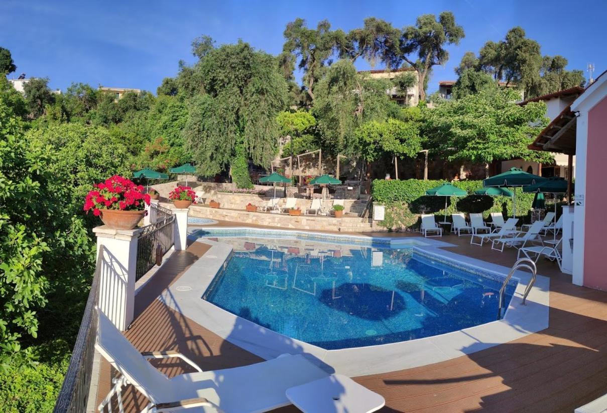 Magda'S Hotel Apartments Parga Exterior photo