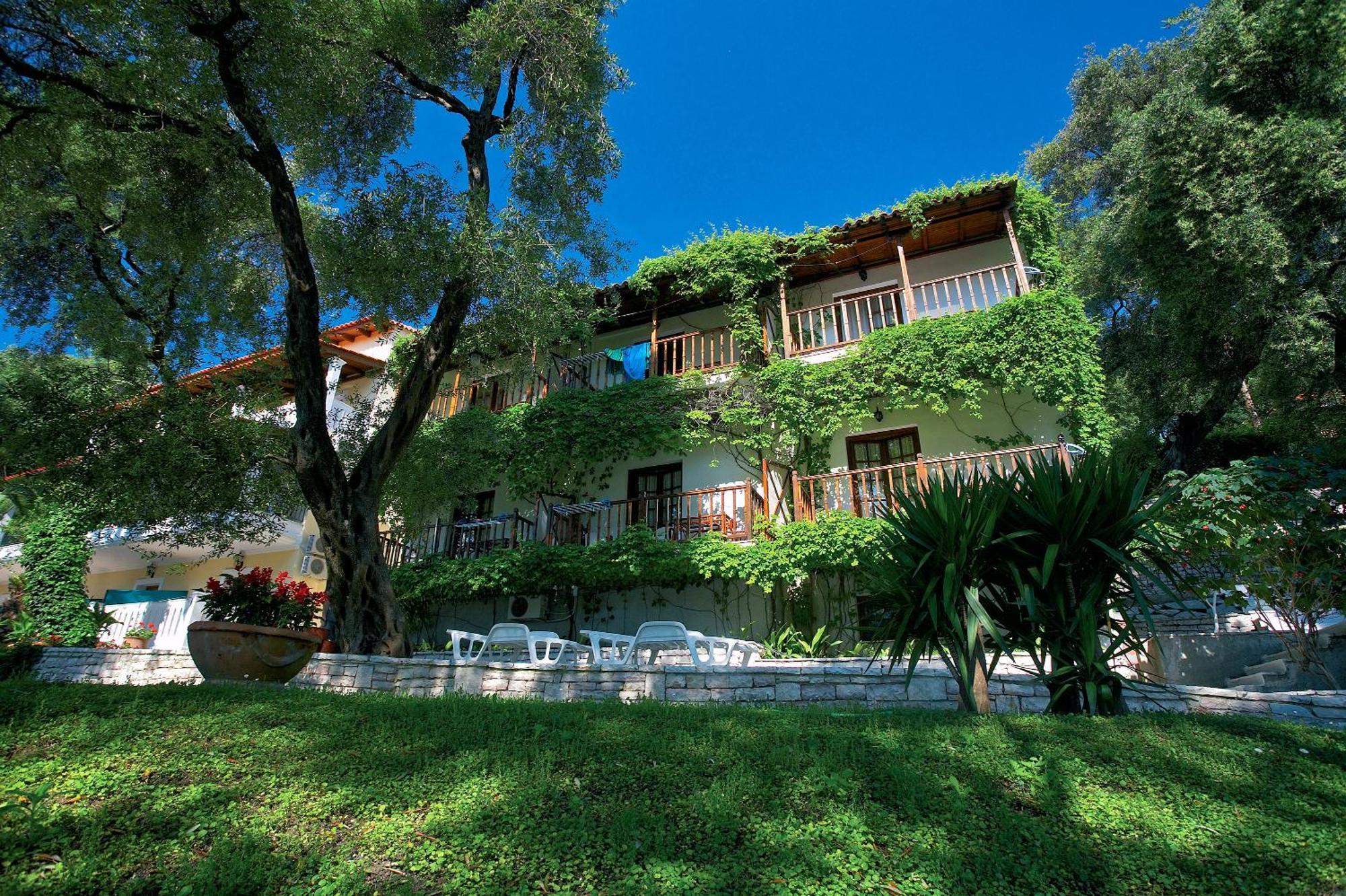 Magda'S Hotel Apartments Parga Exterior photo