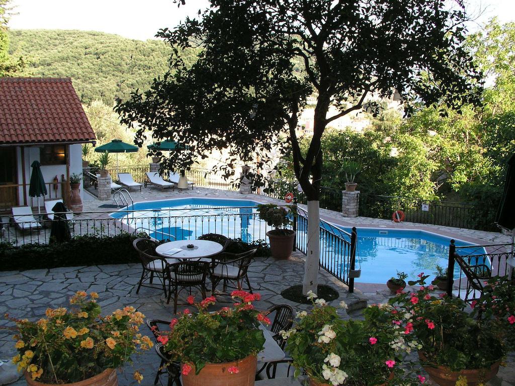 Magda'S Hotel Apartments Parga Exterior photo