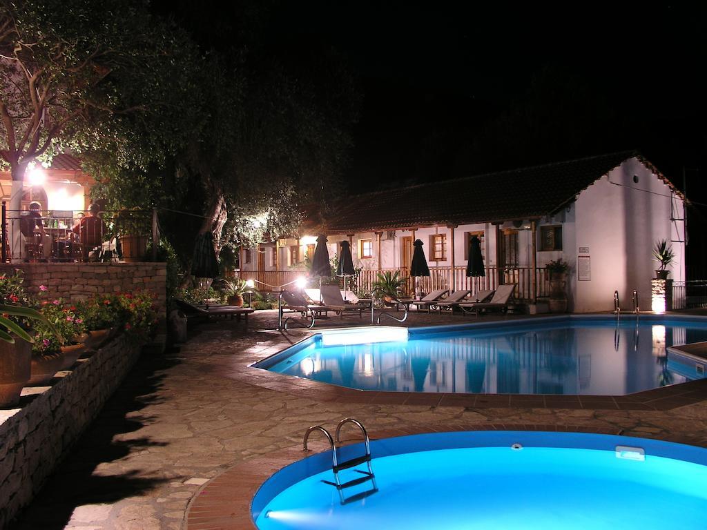 Magda'S Hotel Apartments Parga Exterior photo